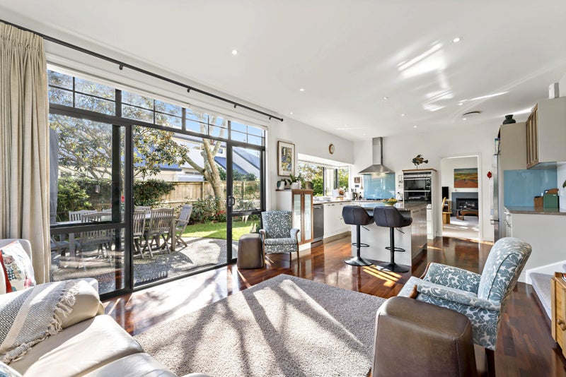 88B Waiatarua Road, Remuera, Auckland - Carousel 1