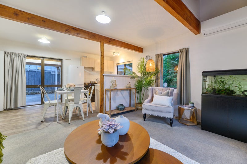 2/93 Seabrook Avenue, New Lynn, Auckland - Carousel 21