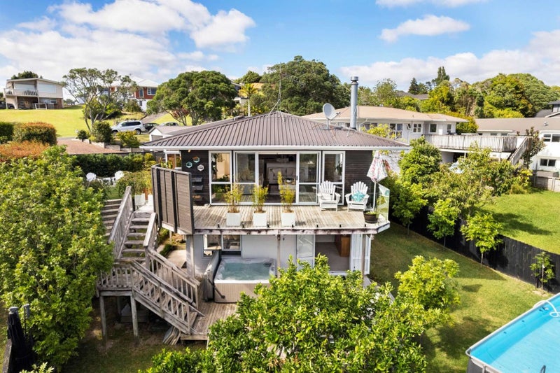 19 Mayfair Crescent, Mairangi Bay, Auckland - Carousel 2