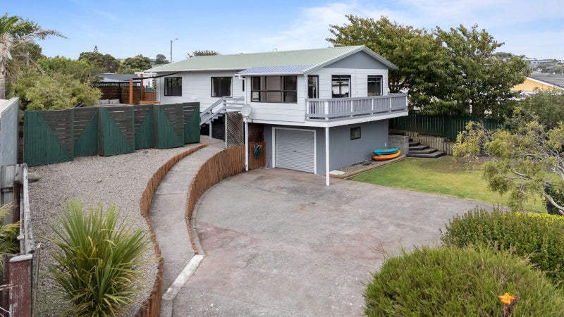 20A Tahurangi Place, Spotswood, New Plymouth - Carousel 1
