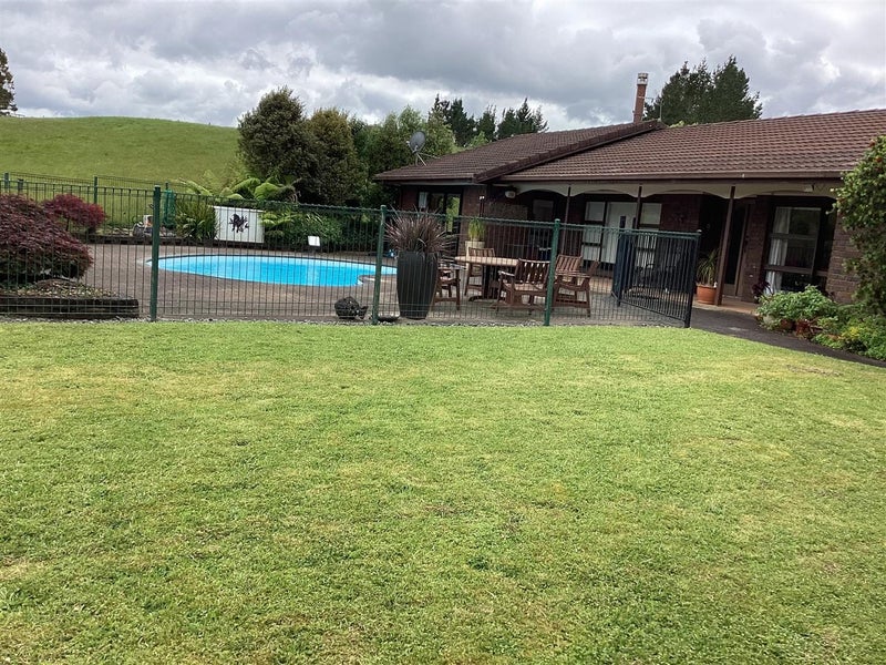 360 Creightons Road, Papakura - Carousel 1