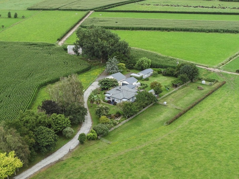 1158B State Highway 26, Eureka, Hamilton - Carousel 1