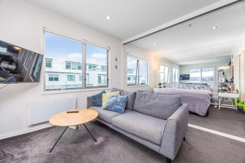 13/137 Quay Street, Auckland Central, Auckland - Carousel 1