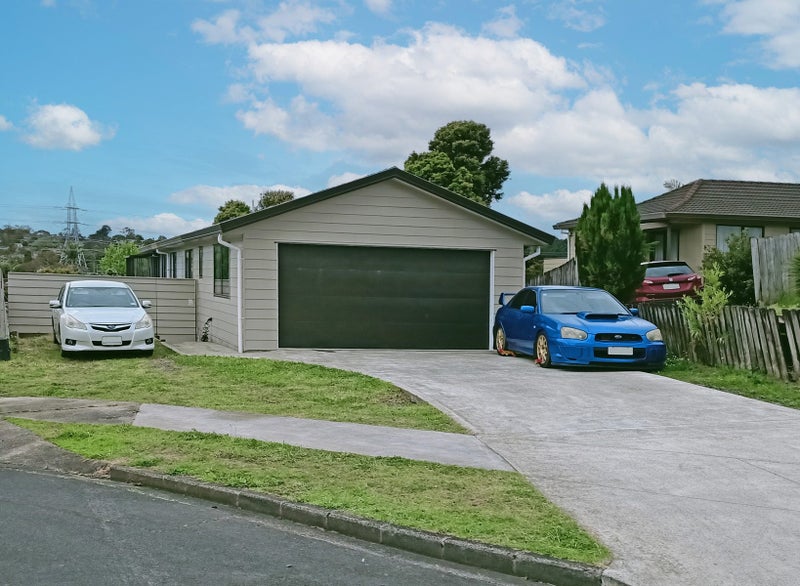 7 Halloran Place, Massey, Auckland - Carousel 1