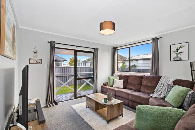 56 Rawlings Street, Bader, Hamilton - Carousel 2