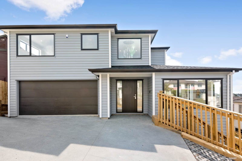 12 Taurikura Way, Fairview Heights, Auckland - Carousel 1