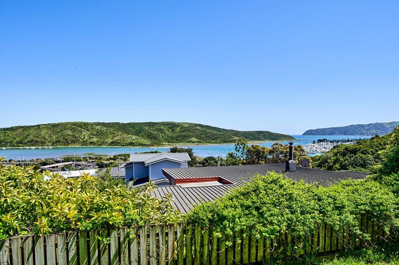 10 Kiriwai Road, Paremata, Porirua - Carousel 2