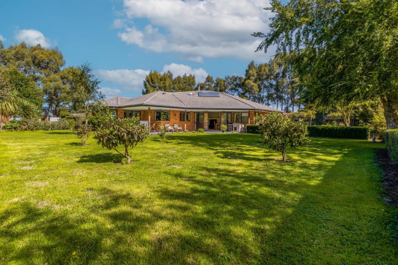 48 Raven Drive, Christchurch - Carousel 1