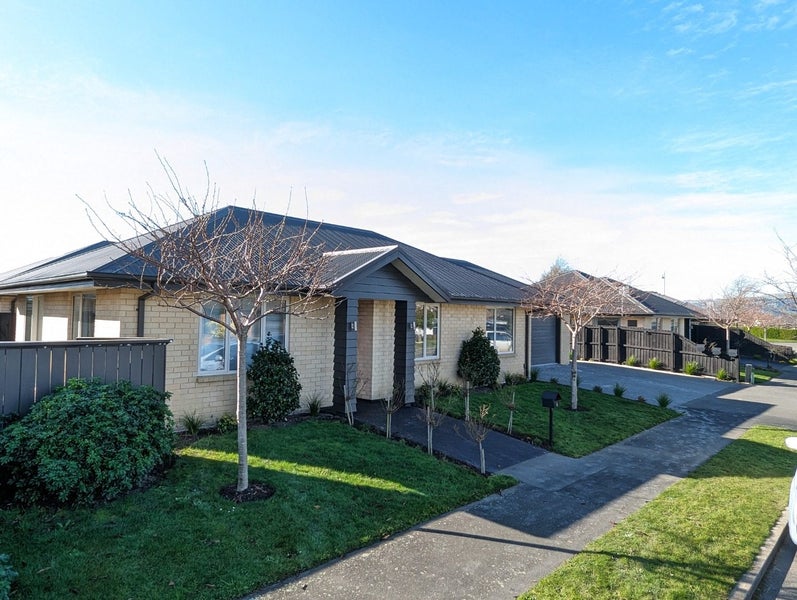6 Somerville Crescent, Aidanfield, Christchurch - Carousel 2