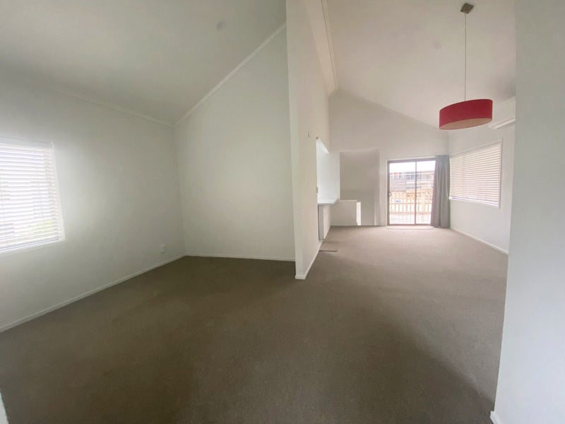 88 Beach Road, Castor Bay, Auckland - Carousel 2