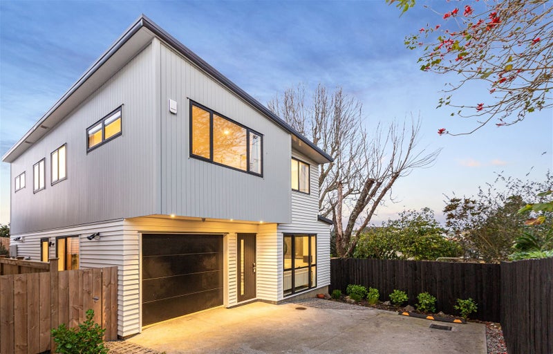 7B Ballial Place, West Harbour, Auckland - Carousel 1
