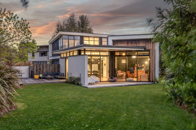 3 Baker Grove, Wanaka - Carousel 1