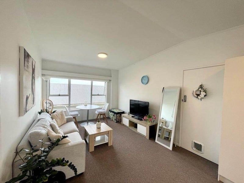 4/196 Garnet Road, Westmere, Auckland - Carousel 2