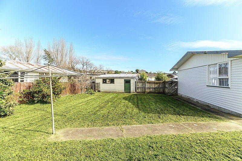 63 Butterworth Drive, Glendene, Auckland - Carousel 2