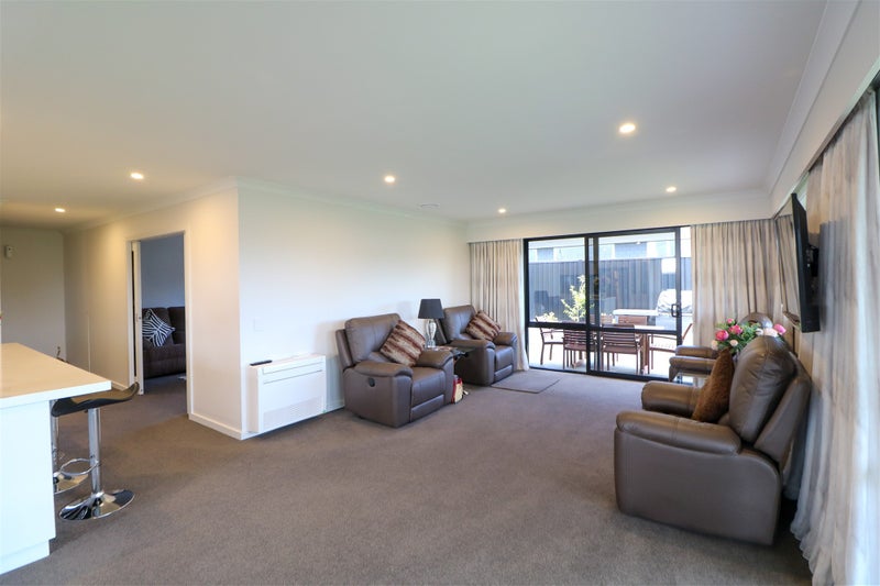 42 Lazarette Loop, Gleniti, Timaru - Carousel 1