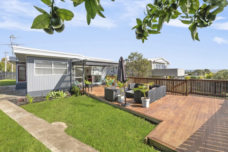 28 Ridgemount Rise, Mangere Bridge, Auckland - Carousel 1