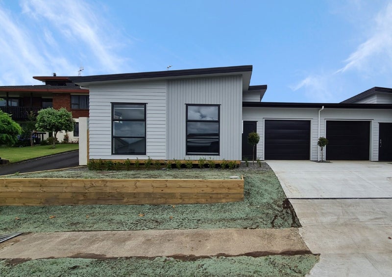 2/2 Summit Terrace, Dinsdale, Hamilton - Carousel 11