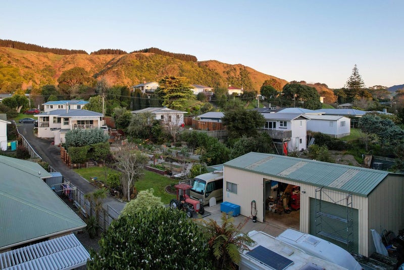 2 Sydney Crescent, Raumati South, Paraparaumu - Carousel 2