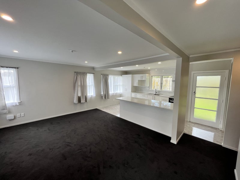 2 Kelston Street, New Lynn, Auckland - Carousel 2