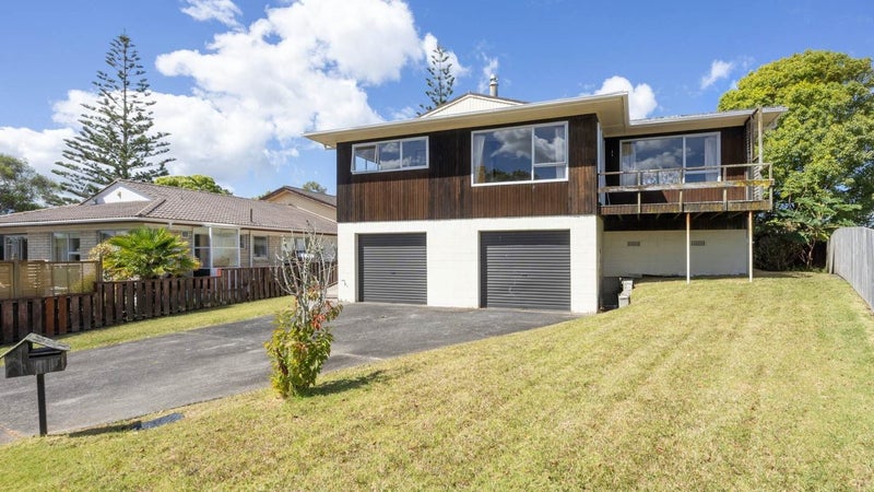 7 Jenelin Road, Glendene, Auckland - Carousel 1