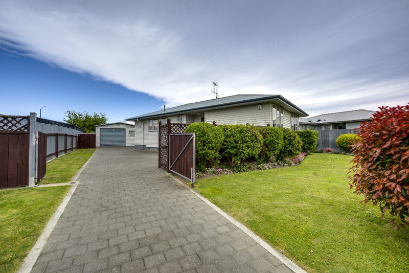 57 Lyttelton Crescent, Tamatea, Napier - Carousel 1
