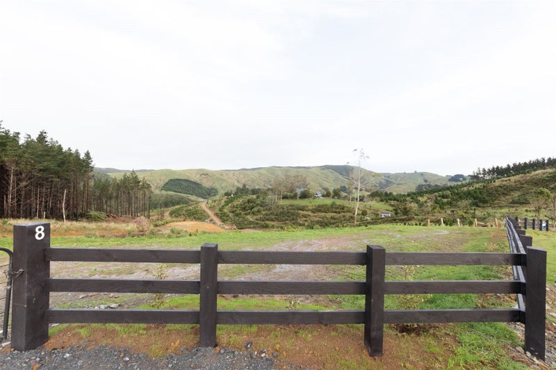 8 Pineland Drive, Turitea, Palmerston North - Carousel 14