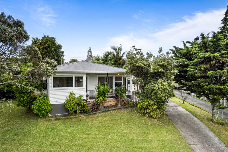 26 Patts Avenue, Glendene, Auckland - Carousel 2