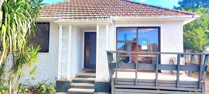 8 Caen Road, Panmure, Auckland - Carousel 1