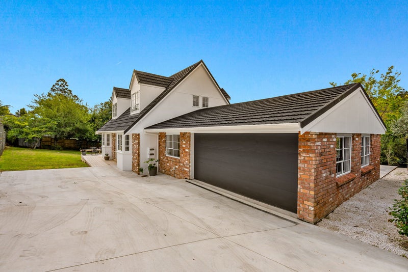 8 Odin Place, Beach Haven, Auckland - Carousel 1