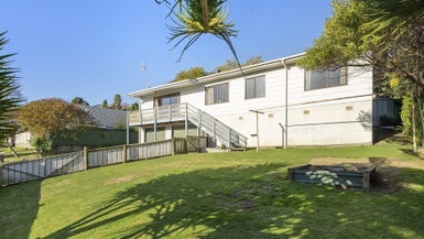 39B Meander Drive, Welcome Bay, Tauranga - Carousel 1