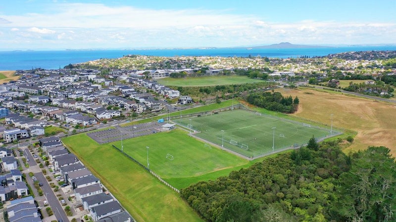 12 Tawatawa Street, Long Bay, Auckland - Carousel 36