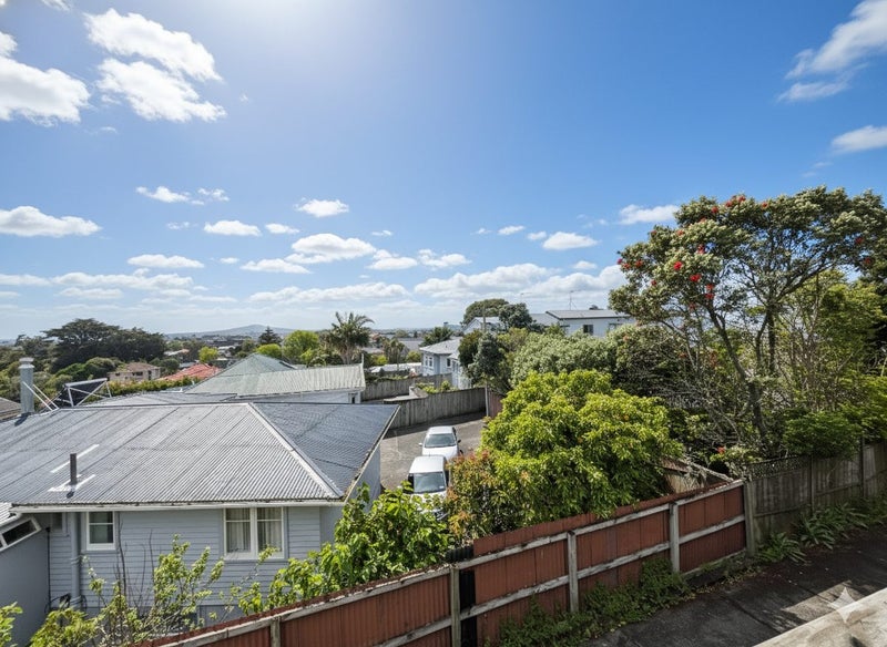 3/205 Onewa Road, Birkenhead, Auckland - Carousel 17