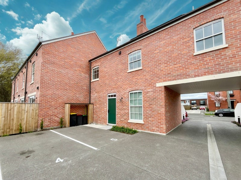 18 Bunyan Street, Waltham, Christchurch - Carousel 1