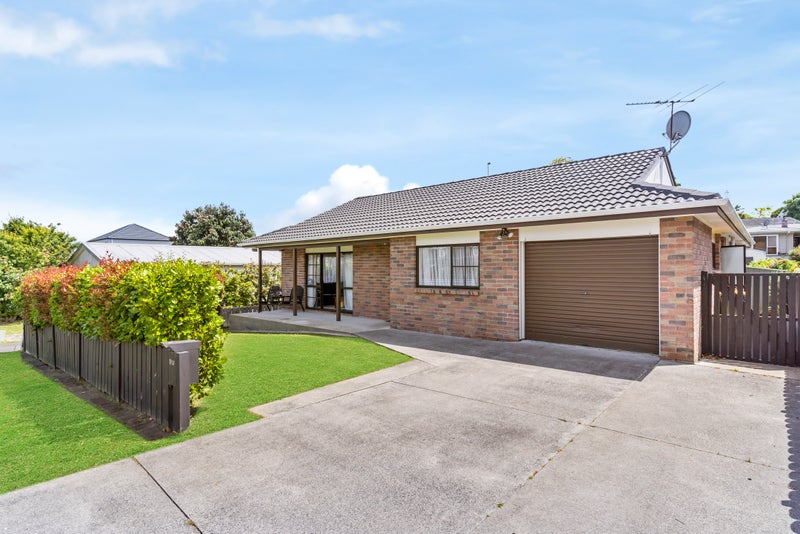 2/57 Gibraltar Street, Howick, Auckland - Carousel 1