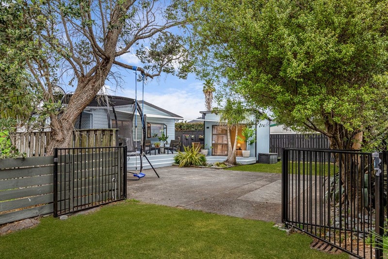 2/9 London Street, Te Atatu Peninsula, Auckland - Carousel 28