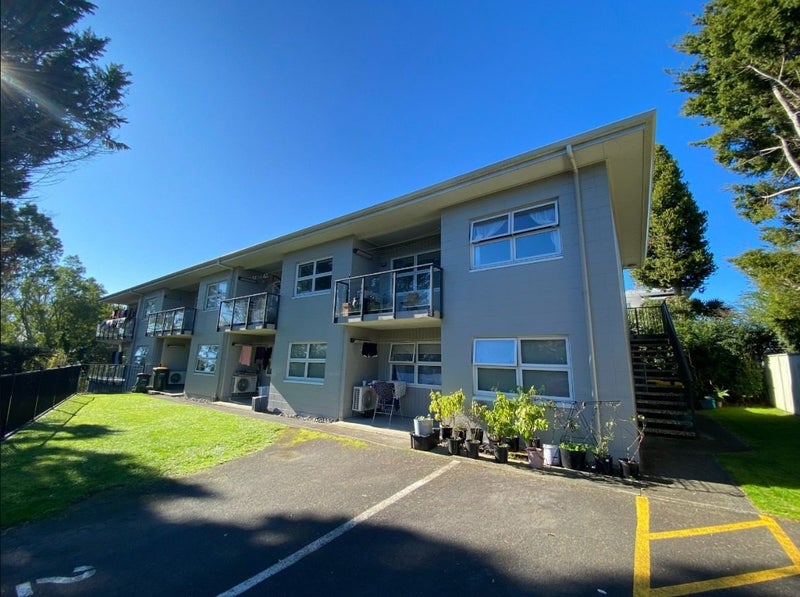 32 Charlemont Street, Whitiora, Hamilton - Carousel 1