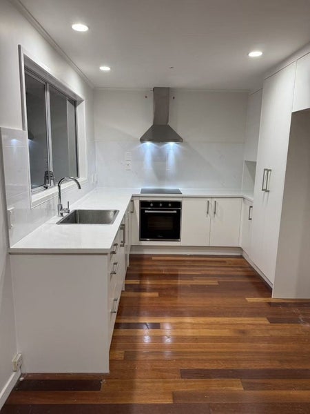 5 Kama Place, Sunnynook, Auckland - Carousel 2