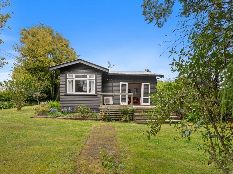 8 Lee Road, Hannahs Bay, Rotorua - Carousel 2