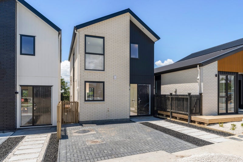 18 Paretao Street, Massey, Auckland - Carousel 15