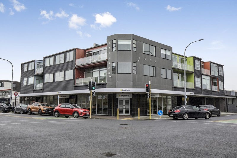 13/337 Jackson Street, Petone, Lower Hutt - Carousel 1