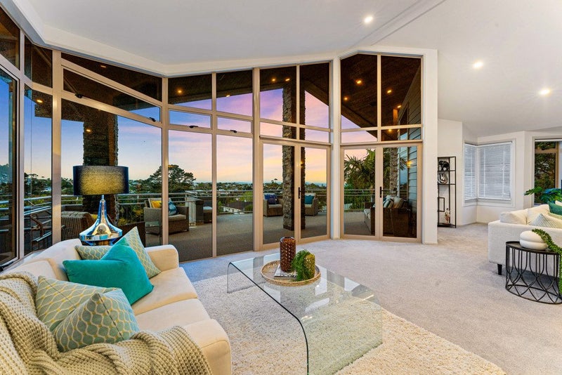 1 Centennial Place, Campbells Bay, Auckland - Carousel 1