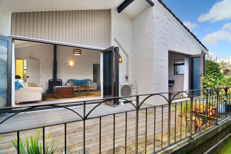 1/15 Hilden Place, Hilltop, Taupō - Carousel 1