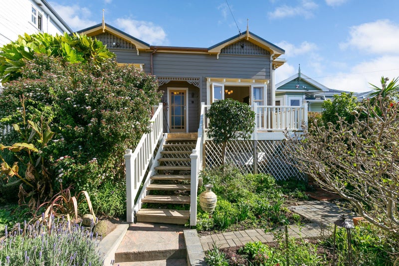 18 Mitchell Street, Brooklyn, Wellington - Carousel 1
