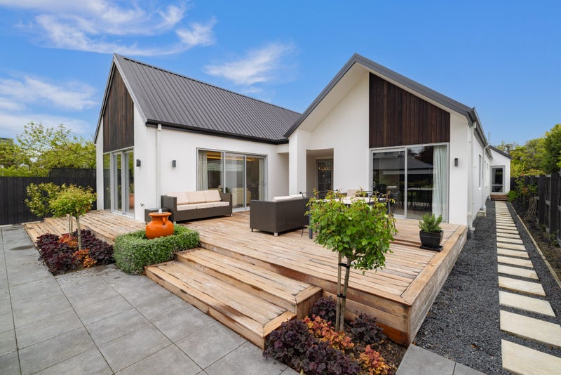 23 Hawkesbury Avenue, St Albans, Christchurch - Carousel 2