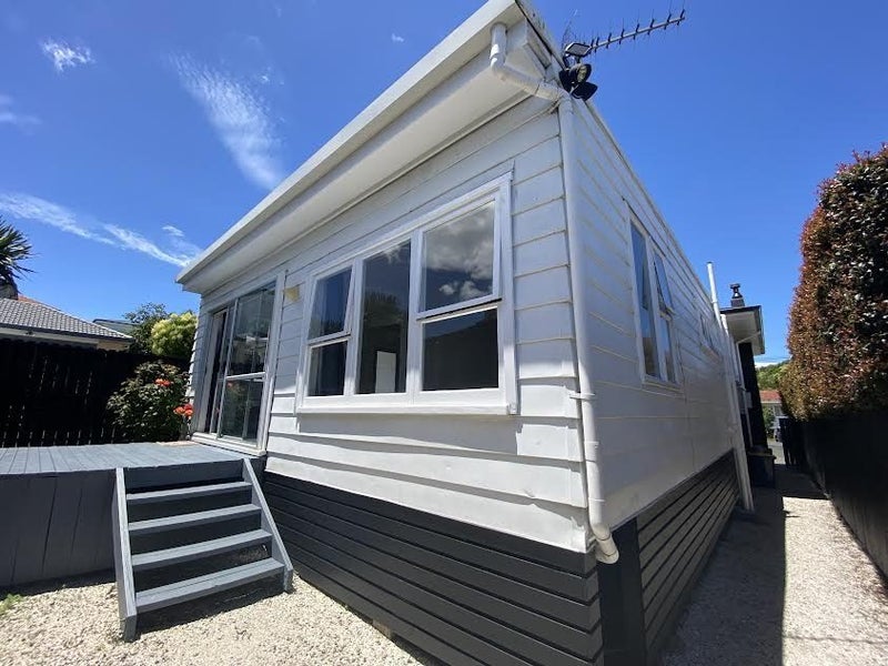 9 Bond Crescent, Forrest Hill, Auckland - Carousel 2