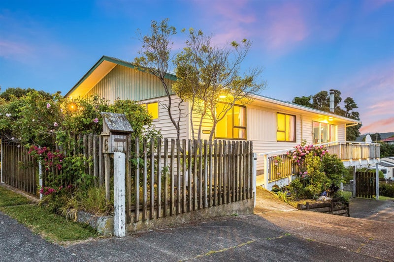 6 Inlet View, Titahi Bay, Porirua - Carousel 1