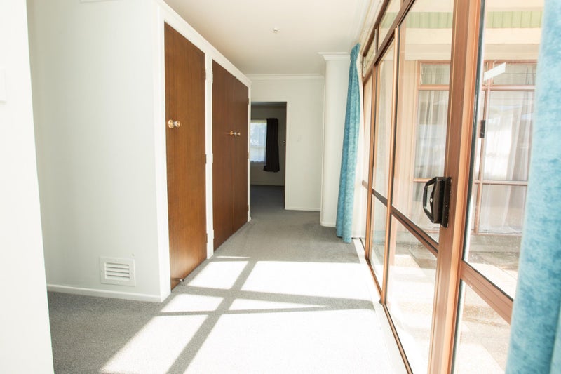 24A Forest Lake Road, Forest Lake, Hamilton - Carousel 2