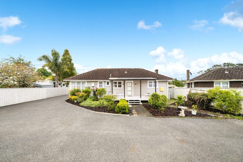 3 Glen Marine Parade, Glendene, Auckland - Carousel 2