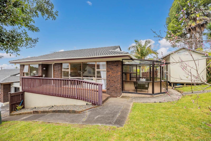 2/76 Velma Road, Hillcrest, Auckland - Carousel 25