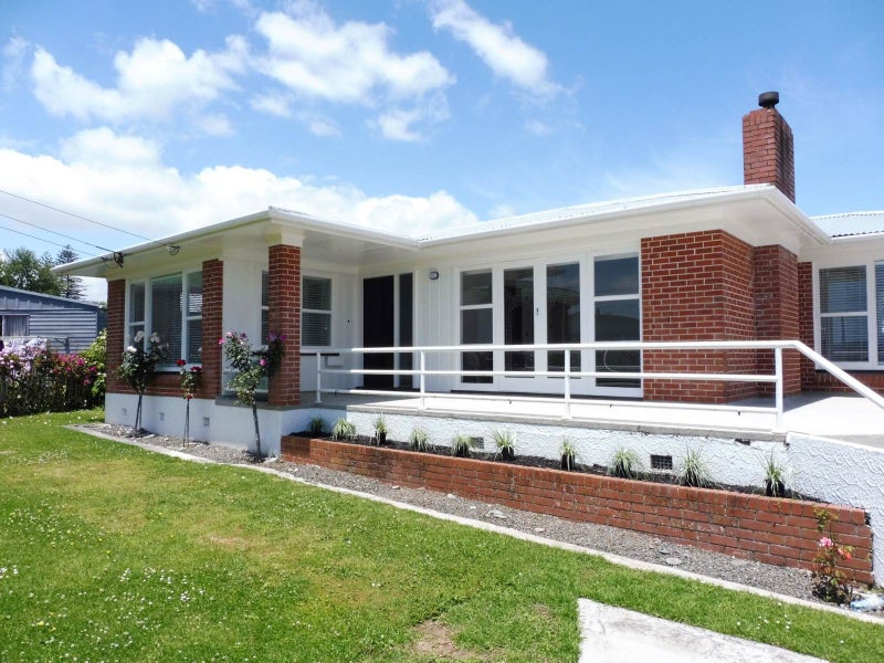 12 Ngaio Avenue, Mangere Bridge, Auckland - Carousel 1